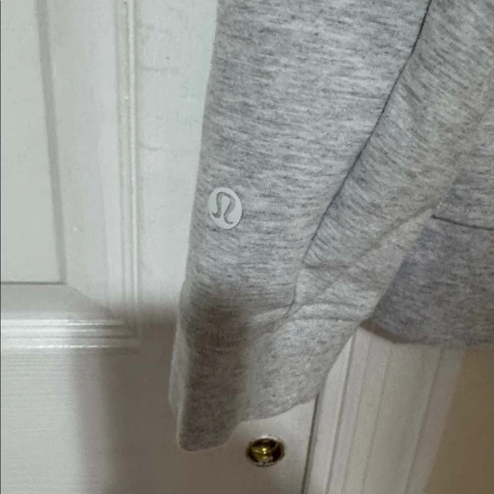 Lululemon sweatshirt - Picture 7 of 9